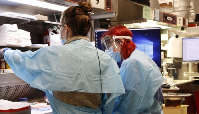 Pathologists' Assistants in Grossing Room